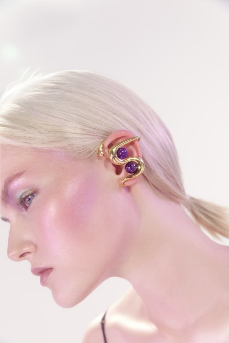 Ear cuff en or avec améthyste