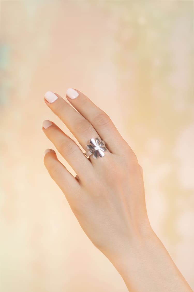 Bague florale en argent