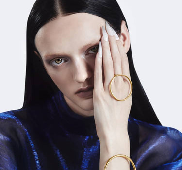 Bague en or avec grande pierre ronde