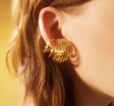 Boucle d’oreille spirale en or