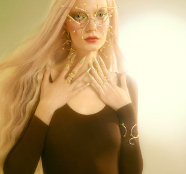 Bijou audacieux en argent avec cristaux de topaze et d’opale