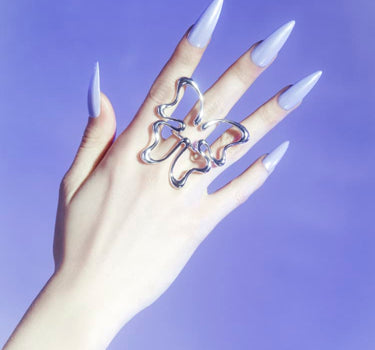 Grande bague papillon en argent