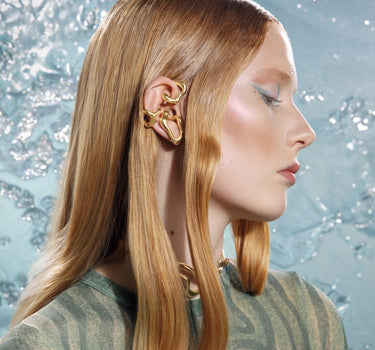 earcuff organique en forme de c en or