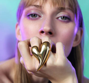 Grande bague en forme de cœur en or