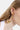 Ear cuff pendant doré aux formes liquides