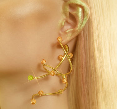 Boucles d’oreilles pendantes audacieuses en or avec cristaux d’opale et de topaze