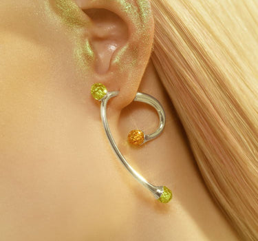 Boucles d'oreilles asymétriques en argent avec cristaux de topaze et d'opale