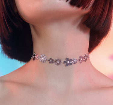 Collier ras-du-cou fleur en argent