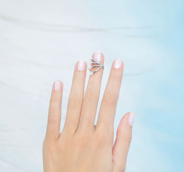 Bague d’ongle diadème en argent et perle