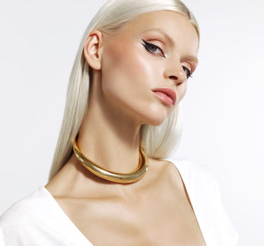 Collier ras-du-cou minimaliste rond en or
