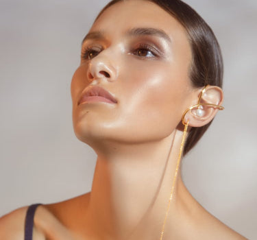 Ear cuff en or avec perle et chaîne