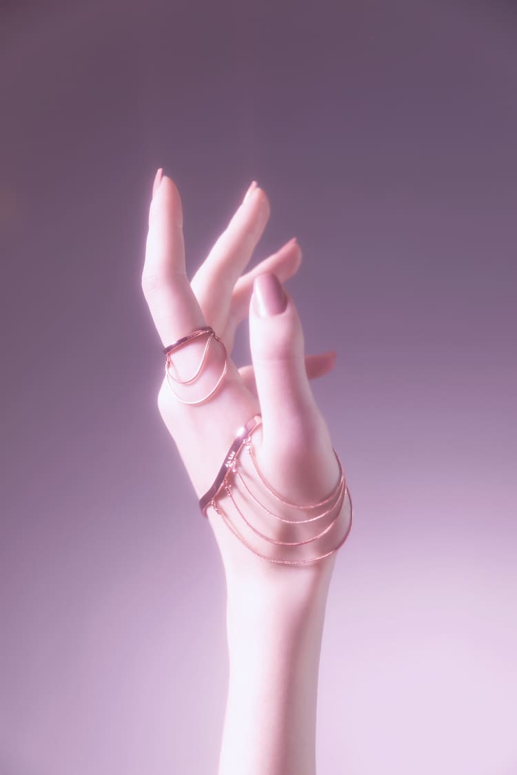 Ensemble de chaînes de main en or rose