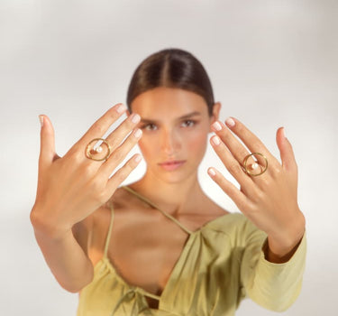 Bague circulaire en or et perle