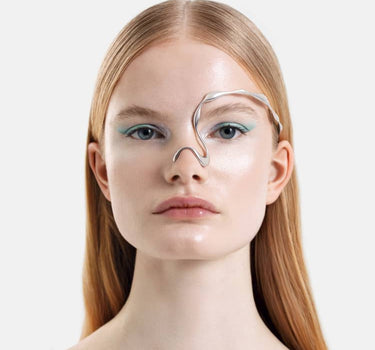 bijou facial de forme organique en argent