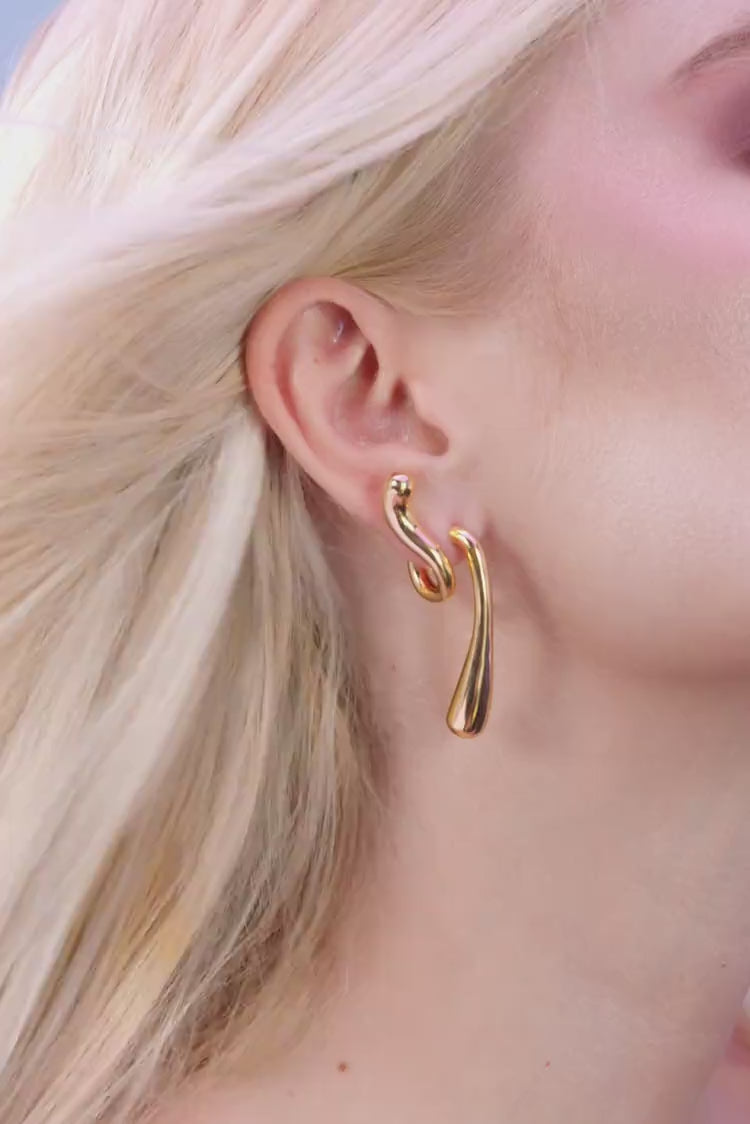 Grandes boucles d’oreilles gouttes torsadées dorées