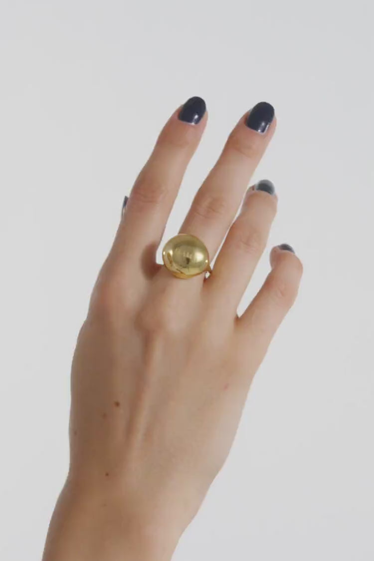 Bague boule dorée