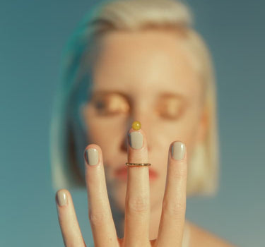 Gold midi ring with yellow aventurine