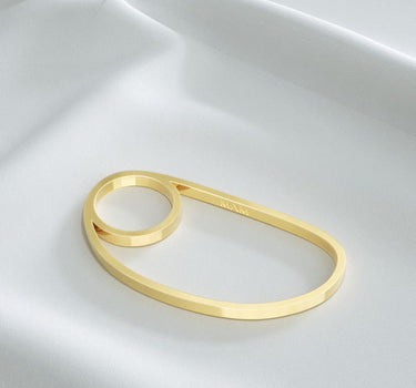 Hand ring jewelry in 18K gold